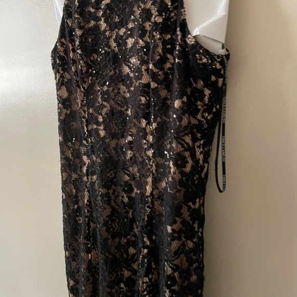 Two evening gowns - Picture 3 of 11